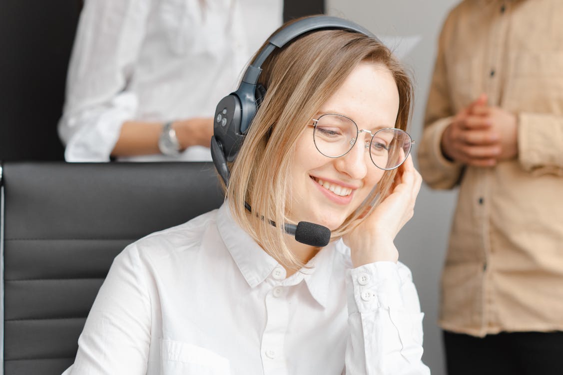 How AI Voice Bots Are Replacing Traditional IVR Systems